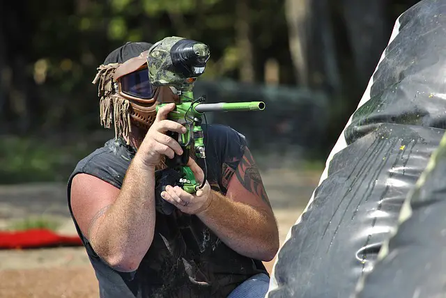 How To Aim a Paintball Gun